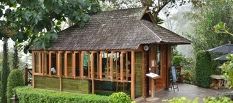 32 Coffee Hill & Resort