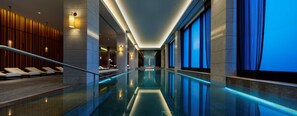 Indoor pool, seasonal outdoor pool, cabanas (surcharge), pool umbrellas - Hilton Istanbul Bomonti Hotel & Conference Center (Istanbul)