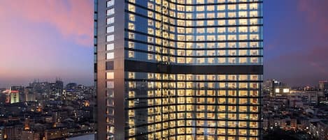 Façade de l’hébergement - soirée/nuit