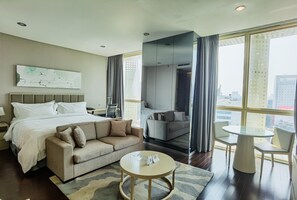 低刺激性寝具、羽毛の掛け布団、セーフティボックス (室内)、客室ごとに異なる装飾