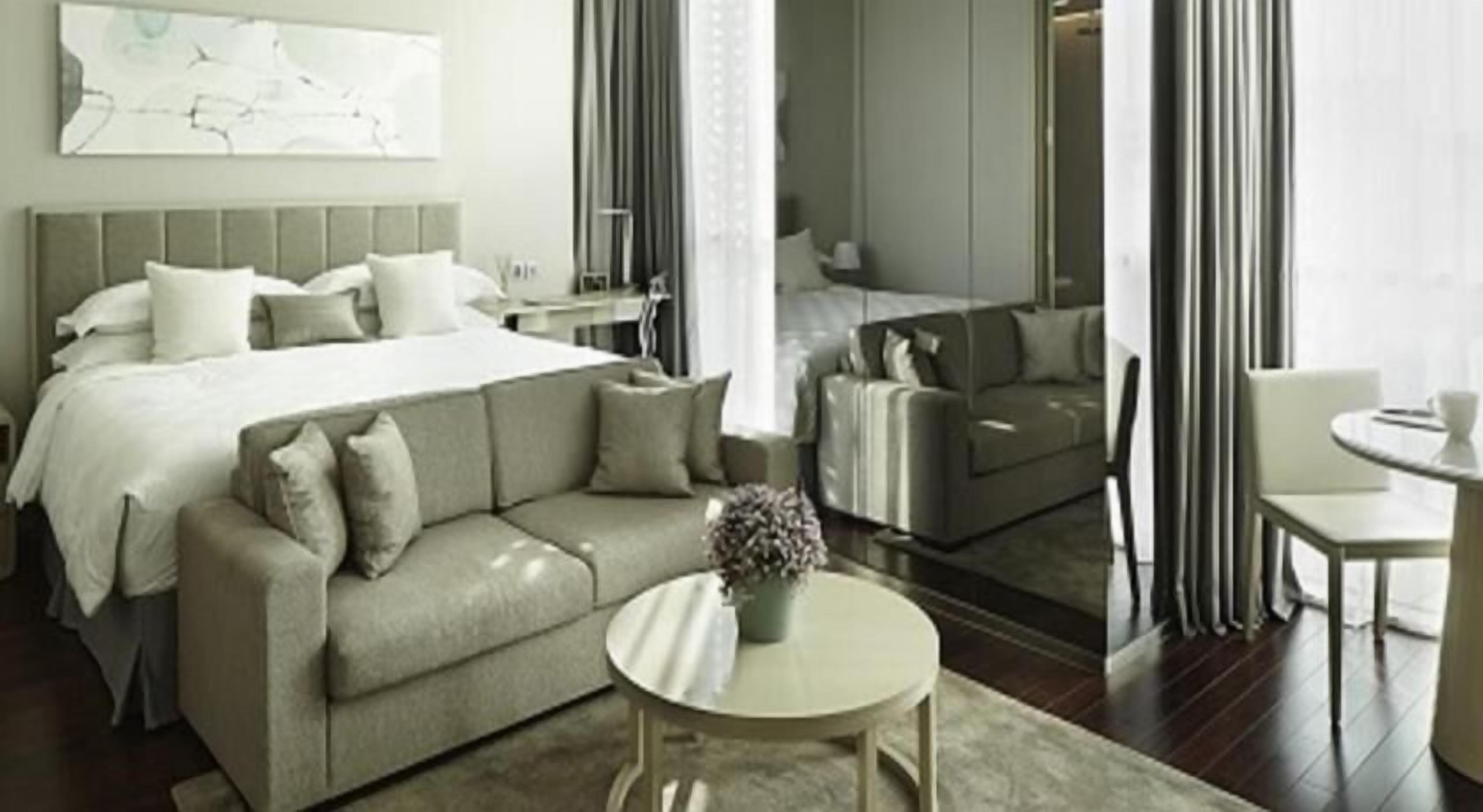 Hypo-allergenic bedding, down comforters, in-room safe