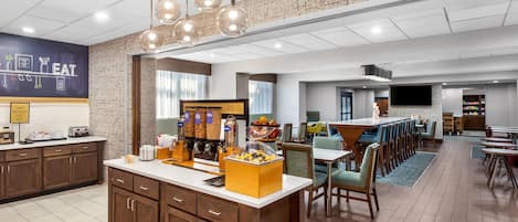 Tägliches inbegriffenes kontinentales Frühstück