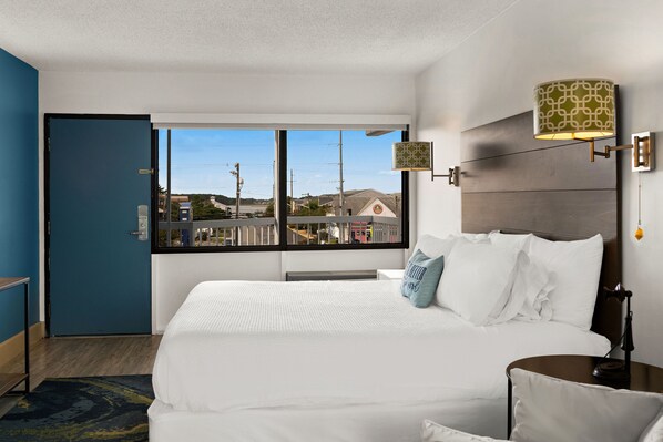 Beach House Dewey King Bed Suite | Soundproofing, iron/ironing board, free cribs/infant beds, free WiFi