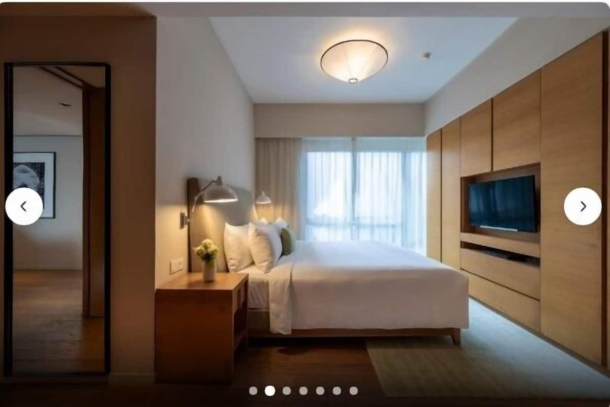 1 Schlafzimmer, Daunenbettdecken, Zimmersafe, Schreibtisch