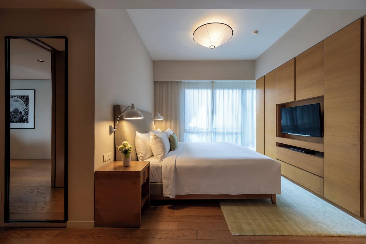 2-bedrooms & study room residensi | 1 bedroom, down duvets, in-room safe, desk
