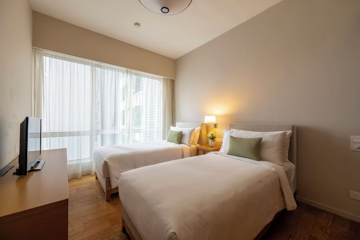 3-bedrooms residensi | 1 bedroom, down duvets, in-room safe, desk