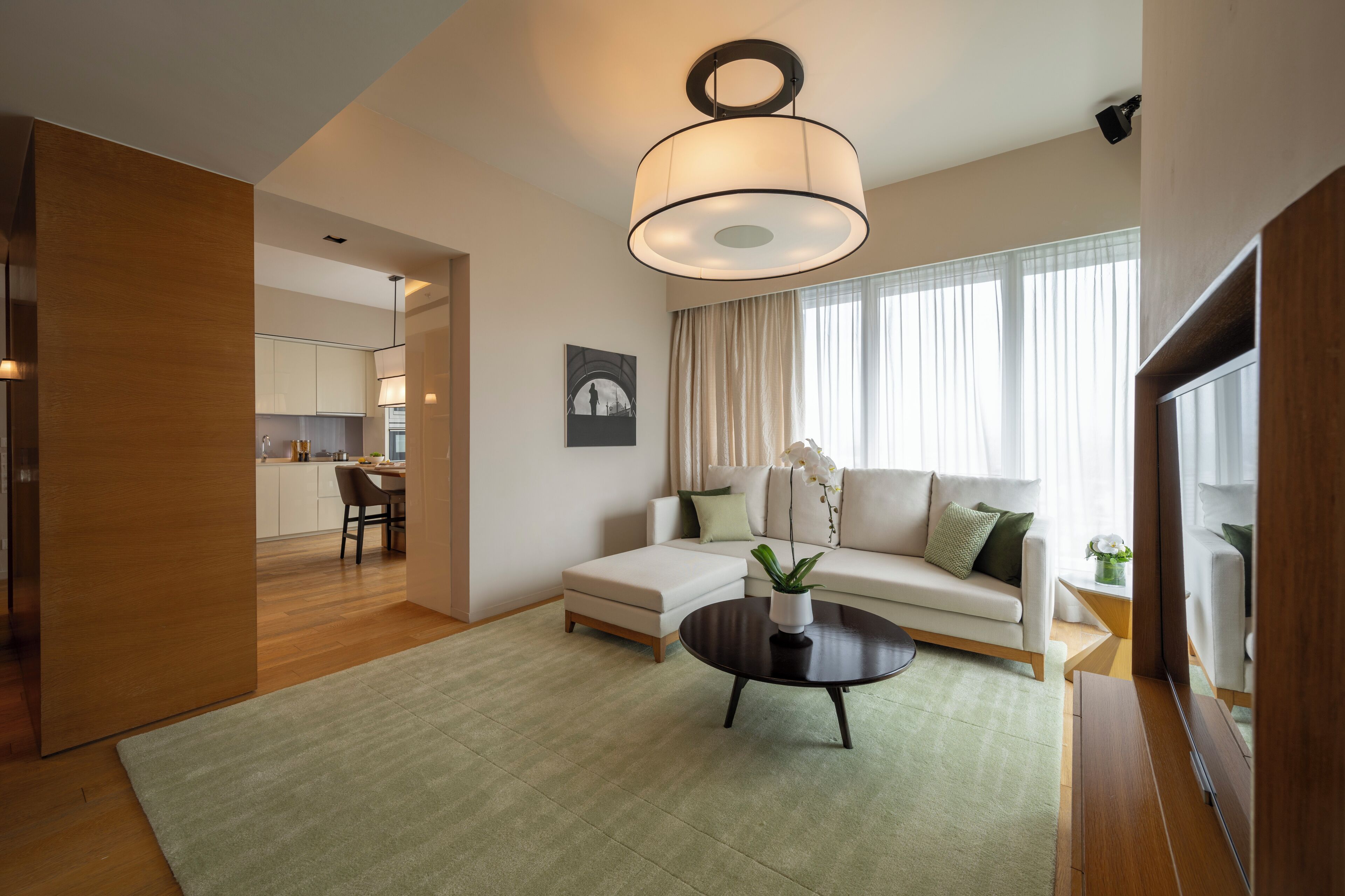 En 40-tommers LCD-TV med Parabol-TV samt TV