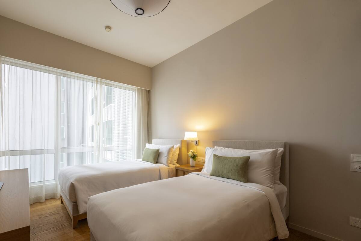 3-Bedroom Residensi, Merdeka 118 view | 1 間臥室、羽絨被、客房內保險箱、書桌