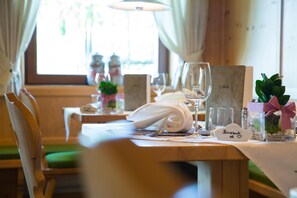 Dinner served - Hotel Falken (Pfalzen)