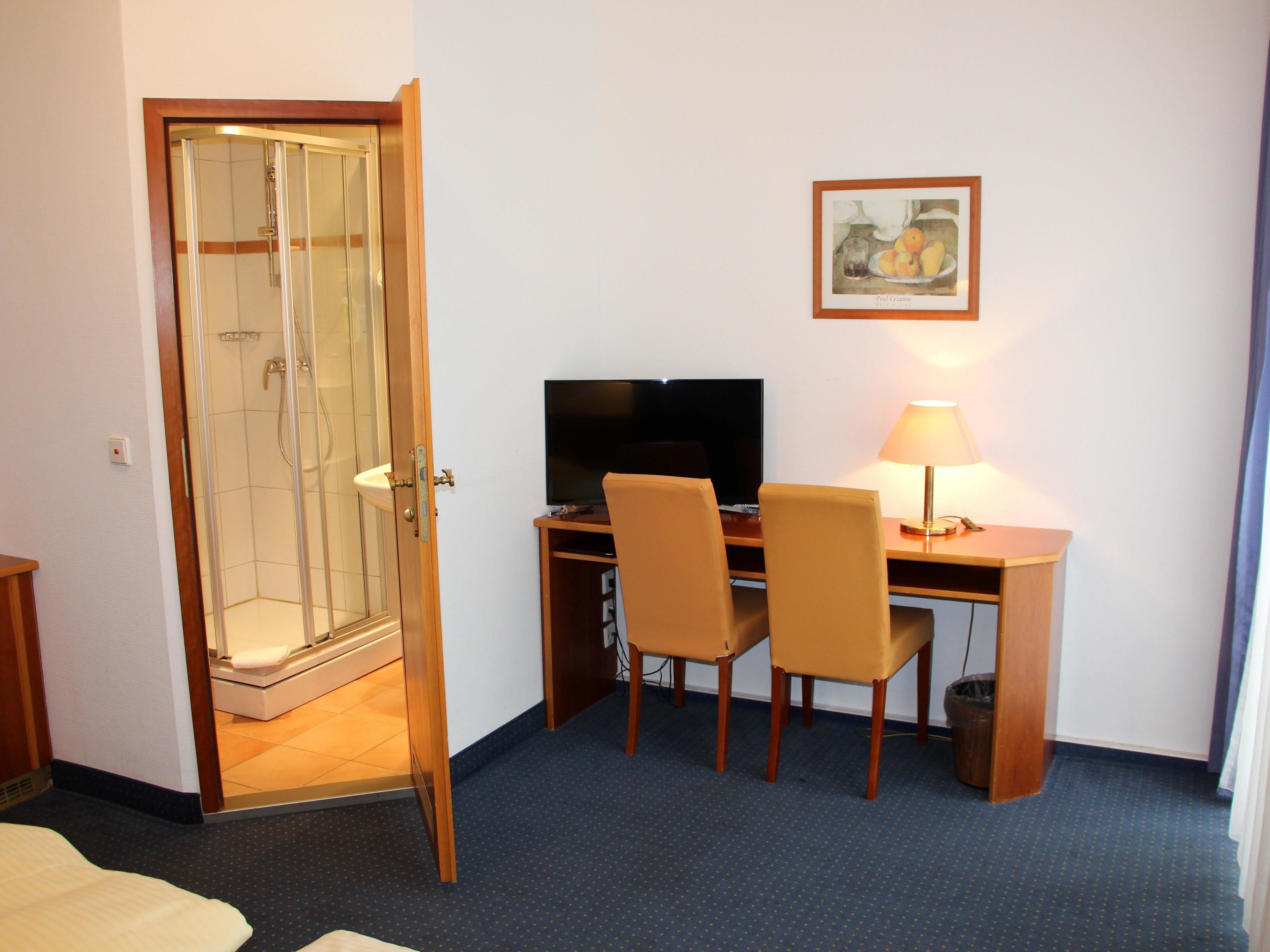 standard double room, private bathroom | minibar, free wifi
