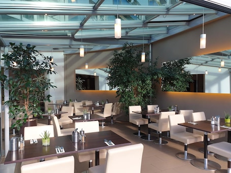 Restaurant. City Hotel Stuttgart