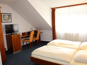 Standard dubbelrum - privat badrum | Minibar och gratis wi-fi