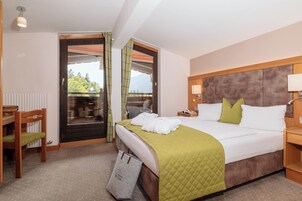 Classic Double Room (Enzian) | In-room safe, desk, blackout drapes, WiFi (free)