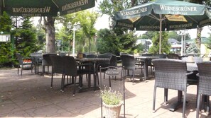 Terrace/patio - Hotel & Restaurant Kranichsberg (Woltersdorf)