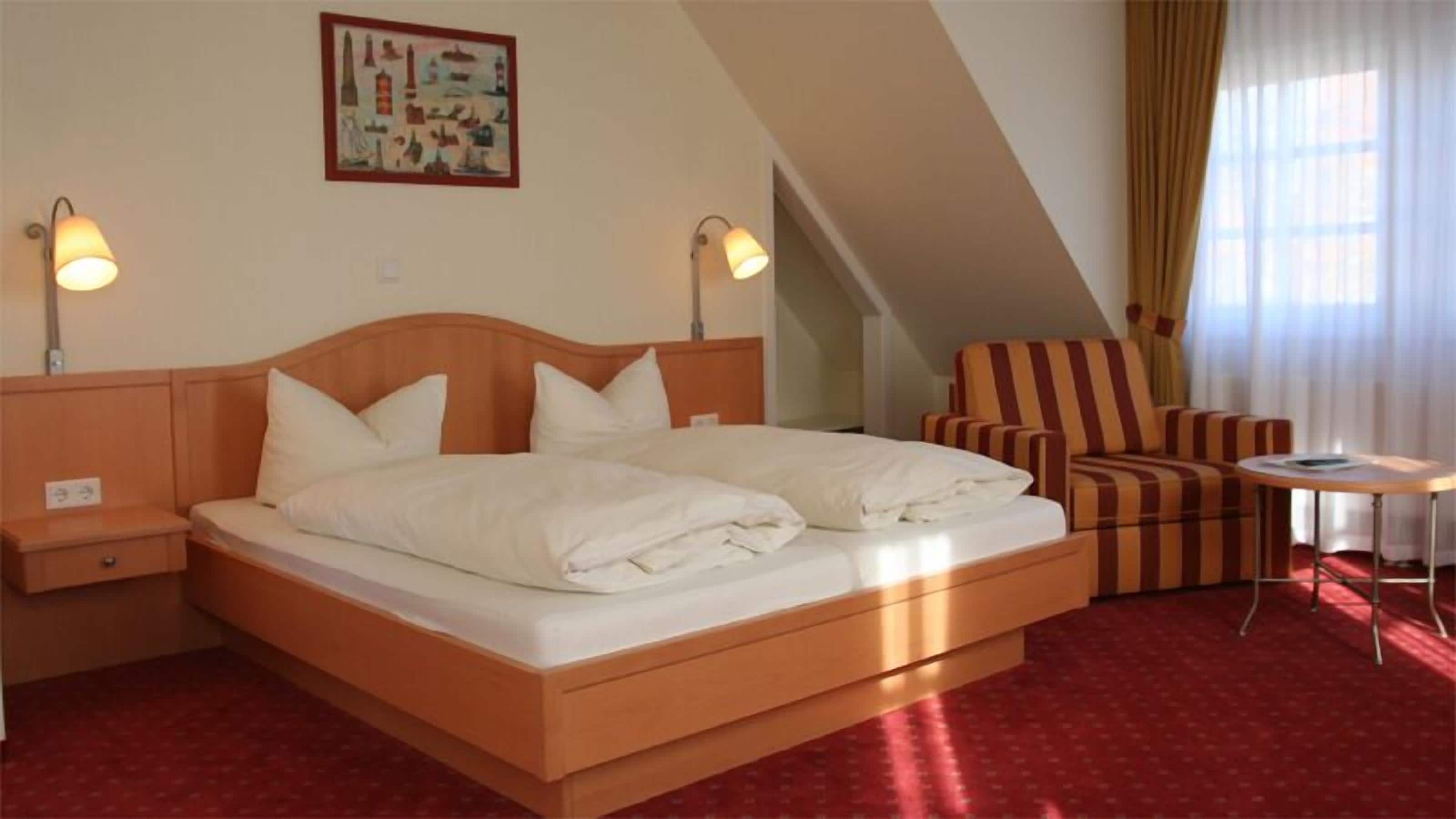 superior double room | 1 bedroom, minibar, in-room safe, desk