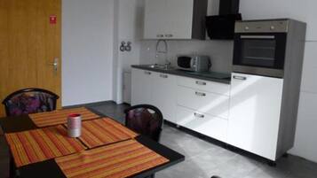 Apartment (Kurparkblick) | Eigene Küche