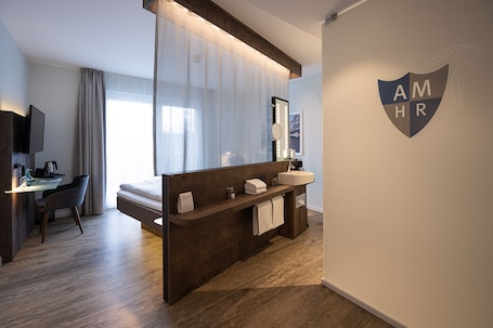 Deluxe Double Room | Hypo-allergenic bedding, individually decorated, individually furnished