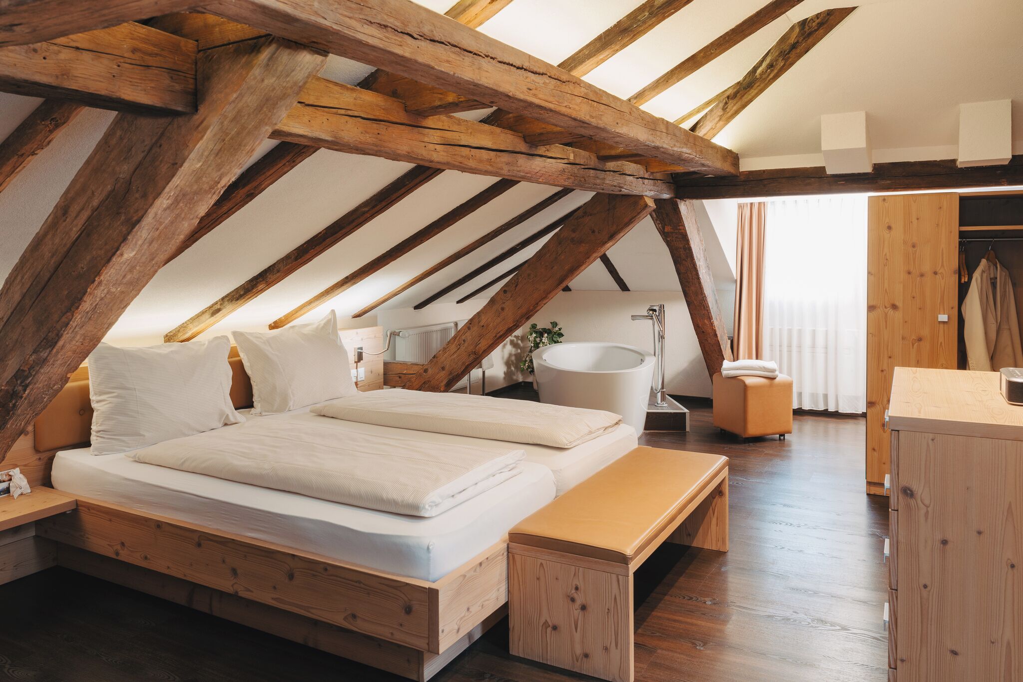 Suite Superior | Familienzimmer | 高档床上用品、客房内保险箱、办公桌、隔音