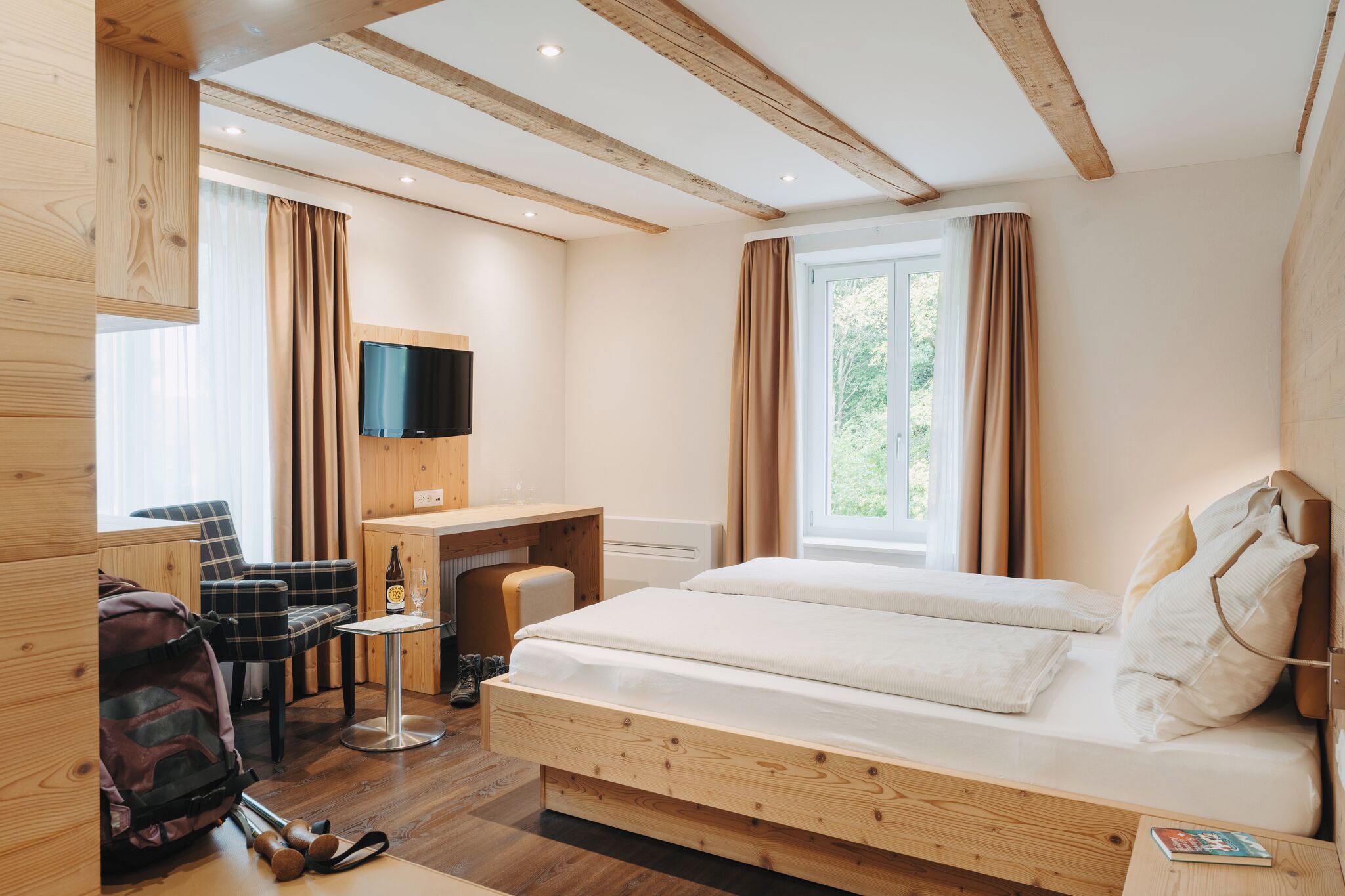 Doppel- oder Zweibettzimmer Standard | 高档床上用品、客房内保险箱、办公桌、隔音