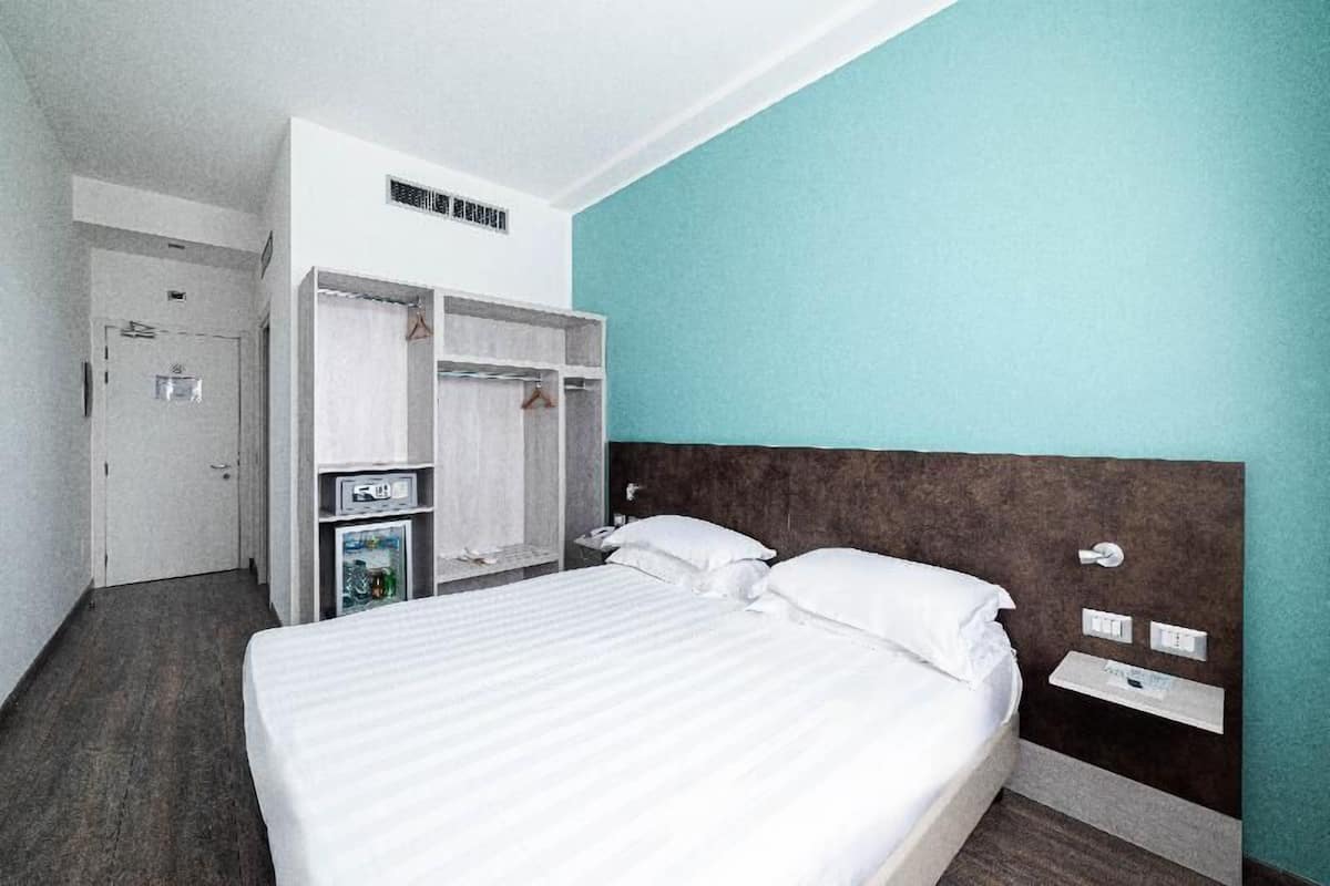 Couette en duvet d'oie, minibar, coffres-forts dans les chambres, bureau