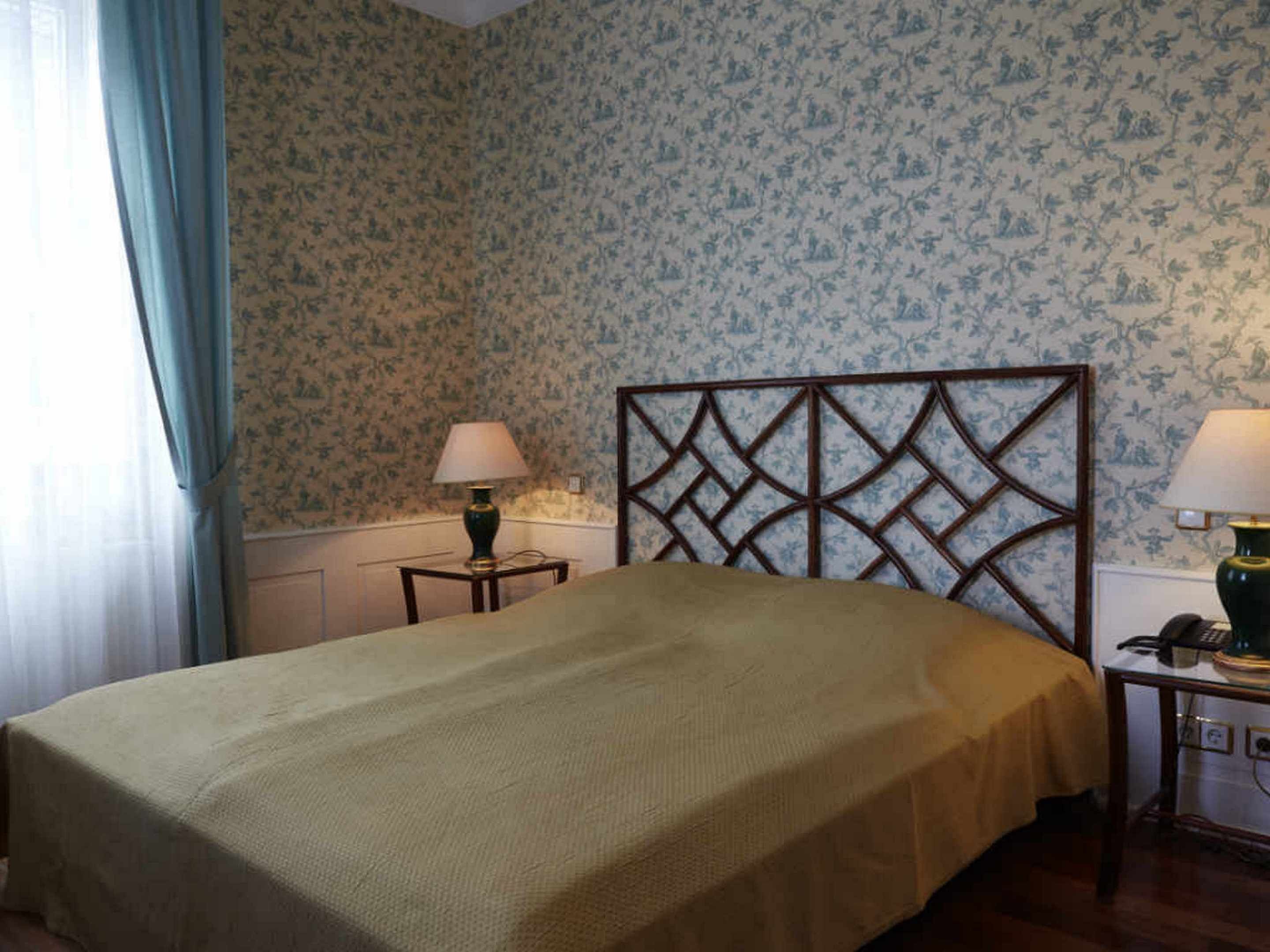 comfort double room | minibar, individually decorated, individually furnished, desk