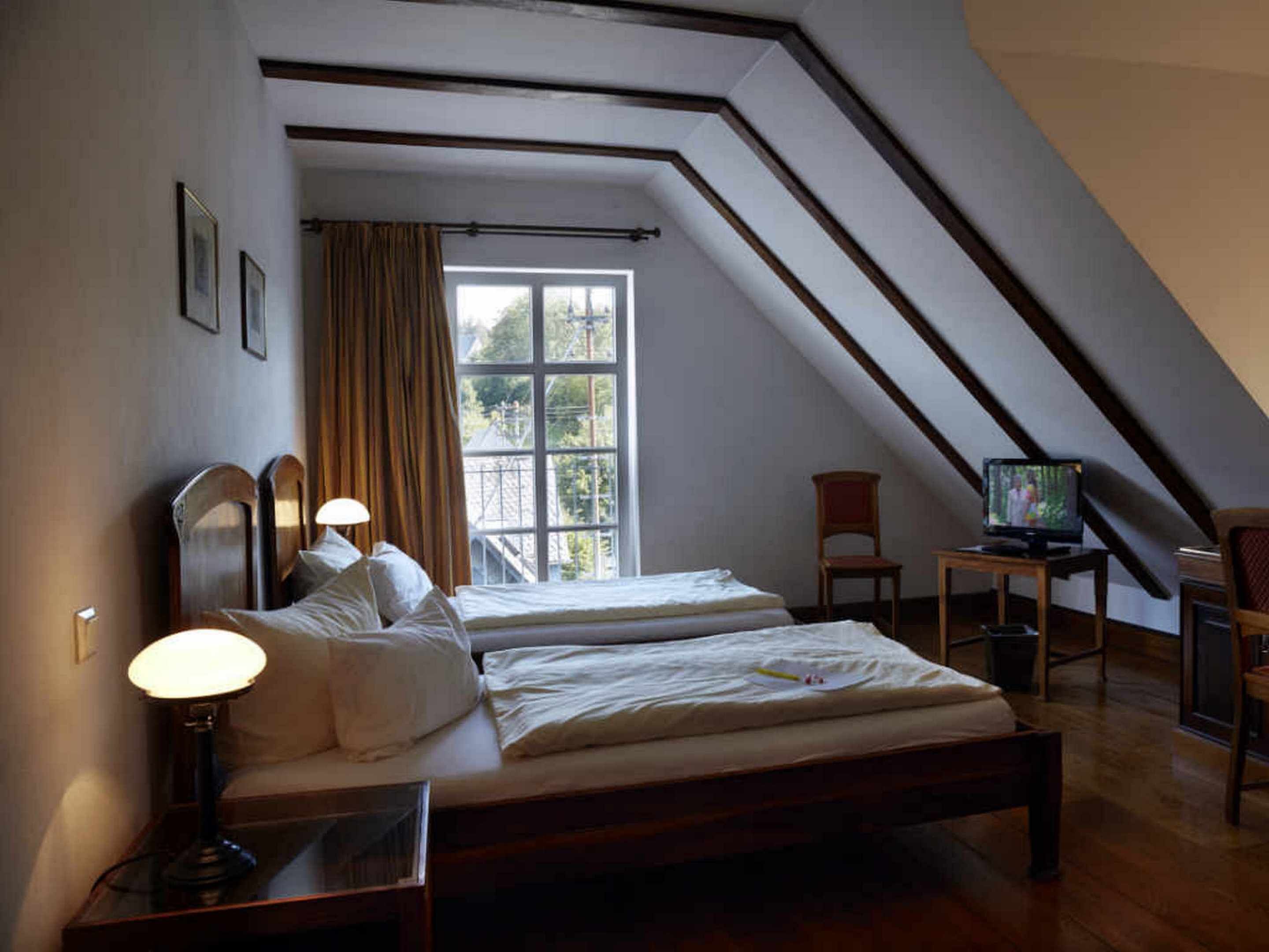 comfort double room | minibar, individually decorated, individually furnished, desk