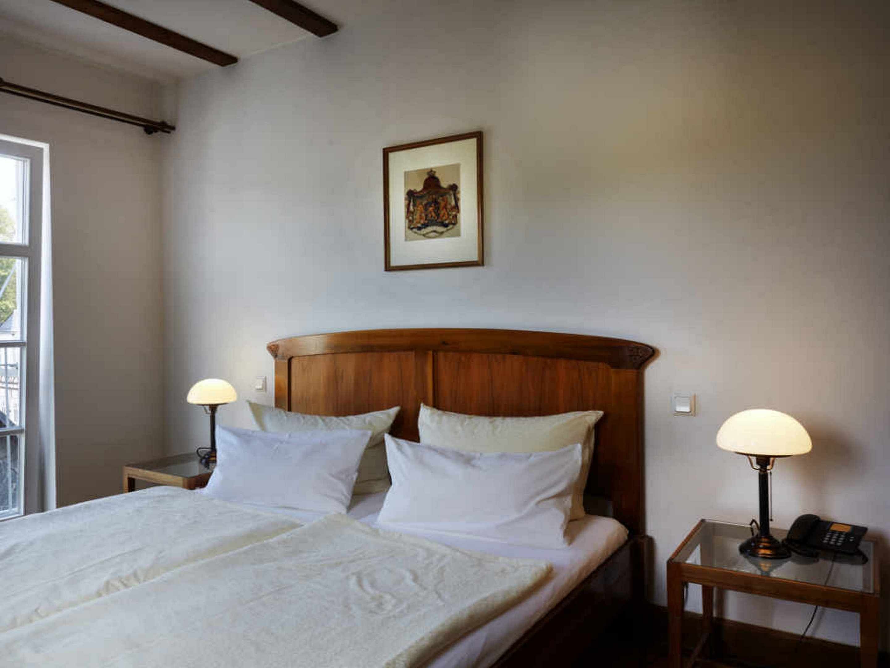 comfort double room | minibar, individually decorated, individually furnished, desk