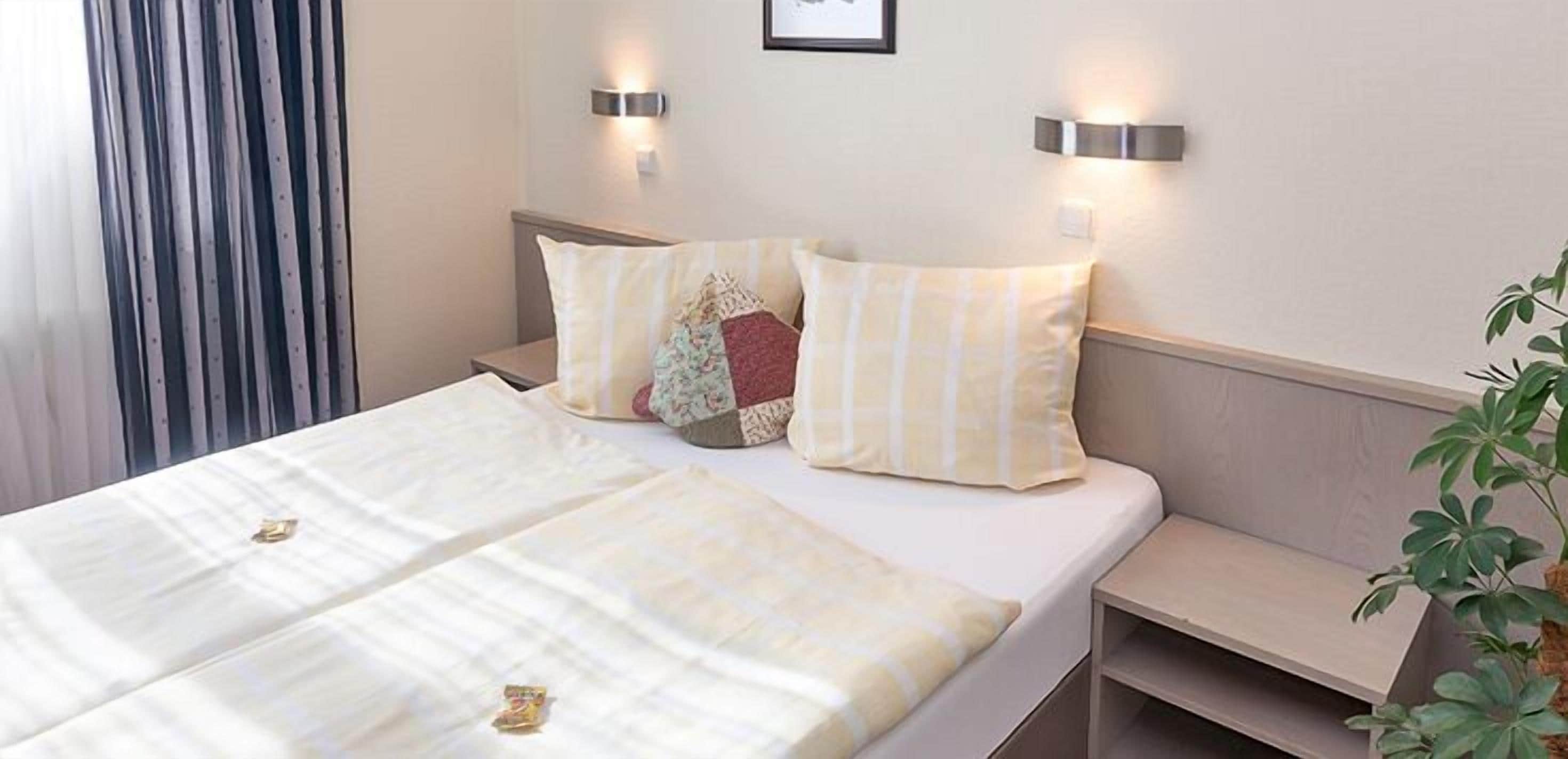 Doppelzimmer | Schreibtisch, Verdunkelungsvorhänge, schallisolierte Zimmer