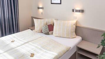 Doppelzimmer | Schreibtisch, Verdunkelungsvorhänge, schallisolierte Zimmer