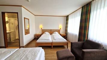 Literie hypoallergénique, minibar, bureau, Wi-Fi gratuit