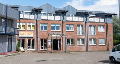 Café & Hotel am Holzhafen