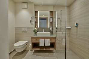 Free toiletries, hair dryer, bathrobes, slippers - Hotel am See (Neutraubling)