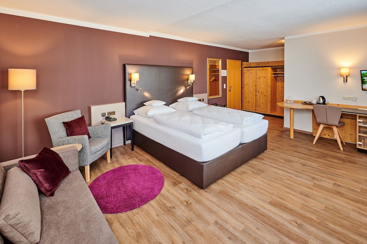1 bedroom, hypo-allergenic bedding, minibar, in-room safe