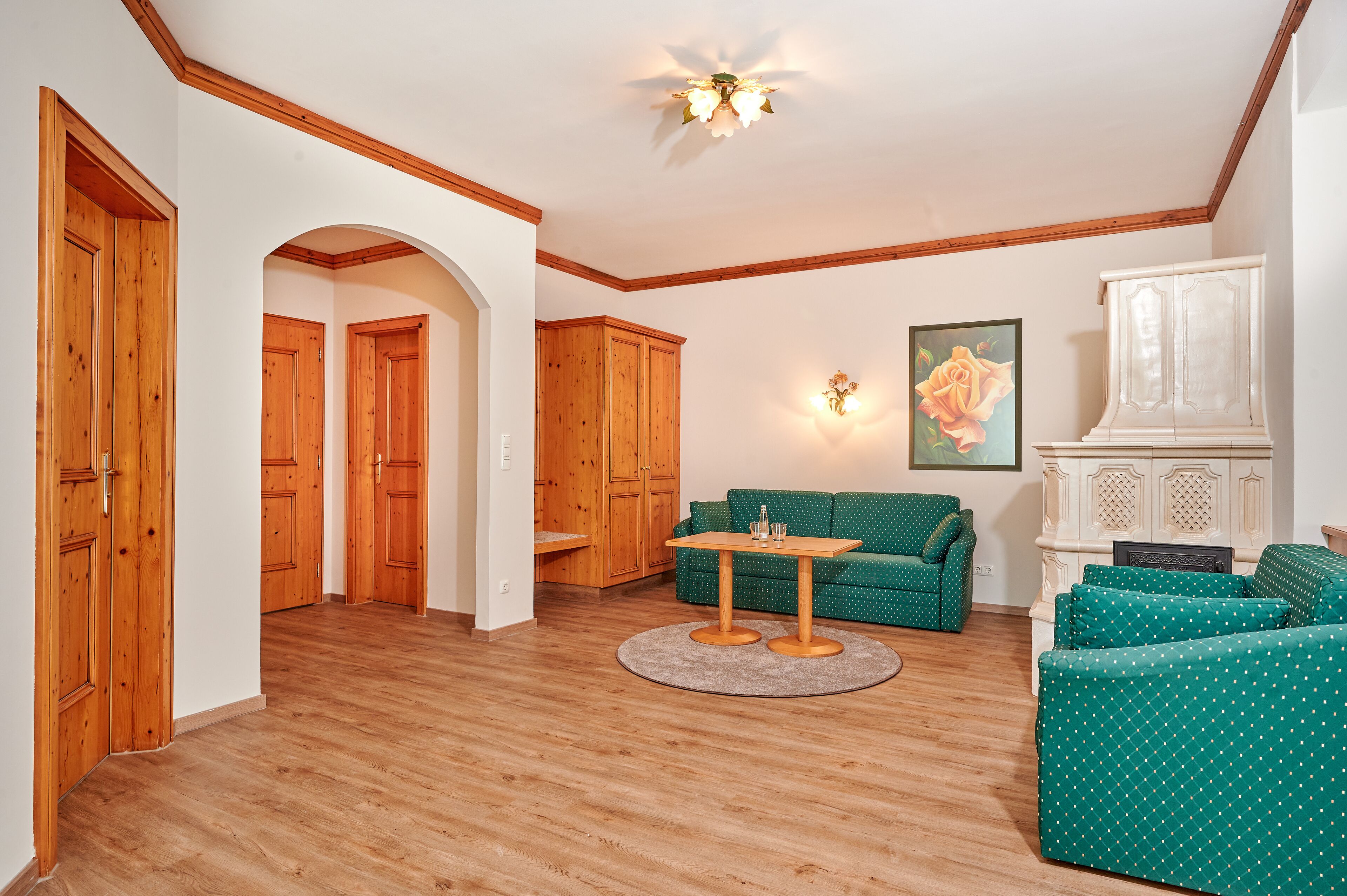 junior suite | living area | 27-cm tv with satellite channels