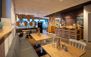 Daily buffet breakfast (EUR 11.7 per person)