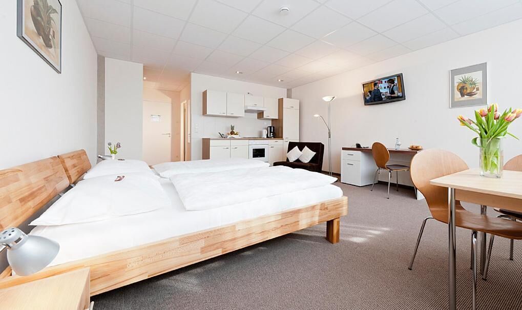 standard double room | individually decorated, individually furnished, desk, laptop workspace