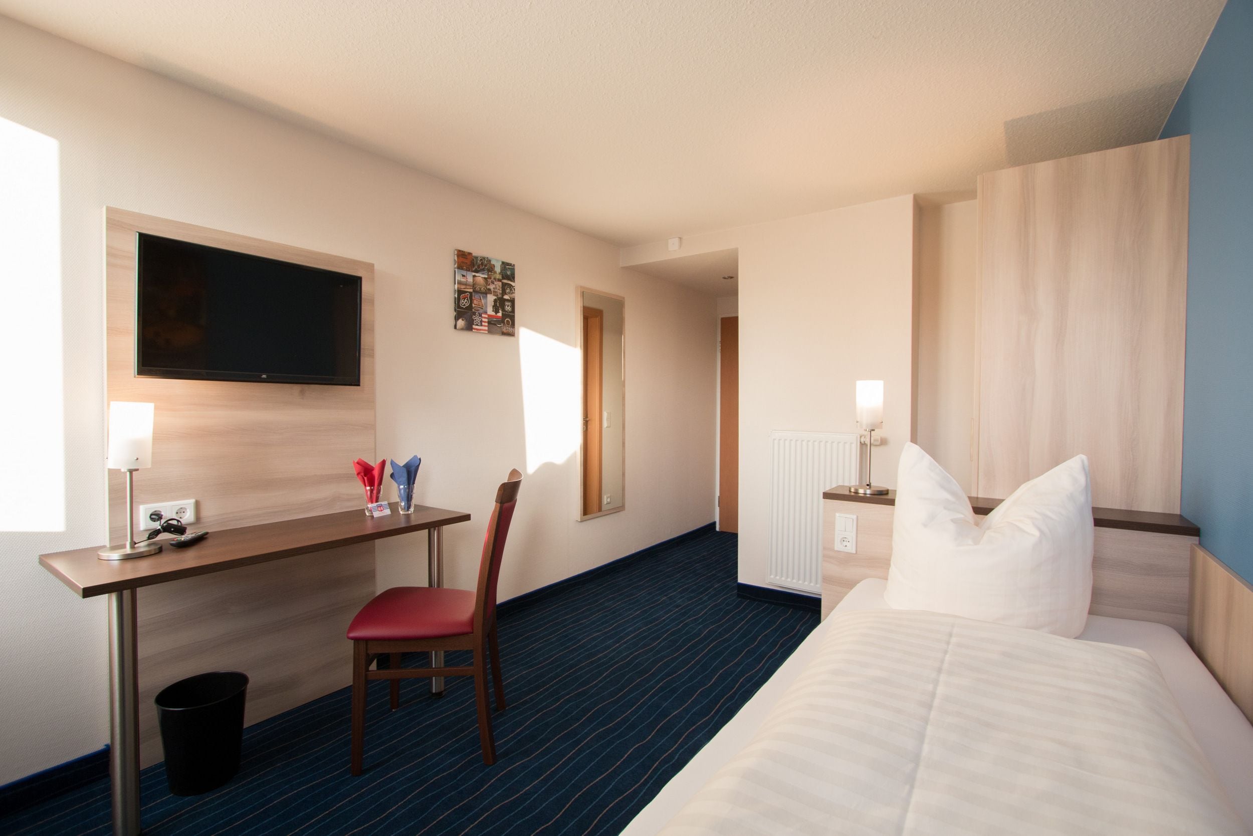 comfort single room, 1 single bed | desk, free wifi, bed sheets