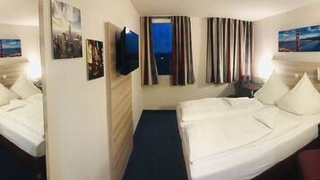 Standard-Zweibettzimmer, 1 Doppelbett | Schreibtisch, kostenloses WLAN, BettwÀsche