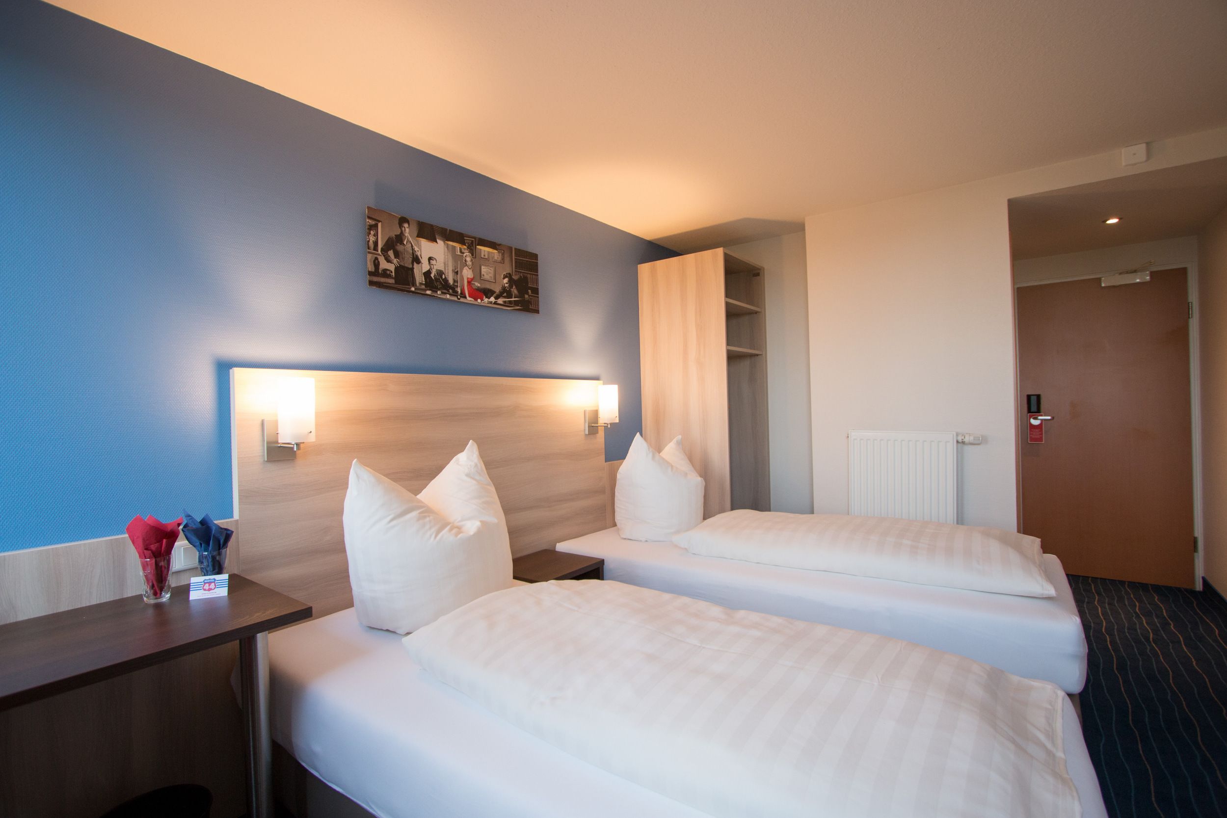 comfort double room | desk, free wifi, bed sheets
