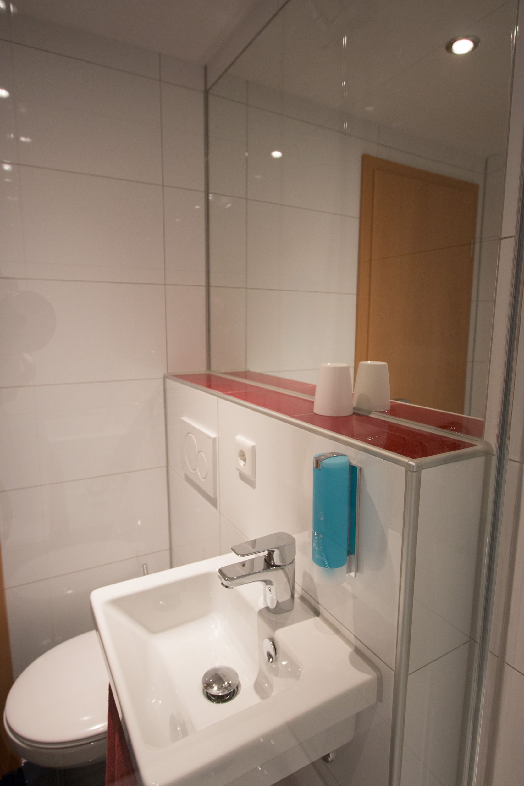 shower, free toiletries, towels