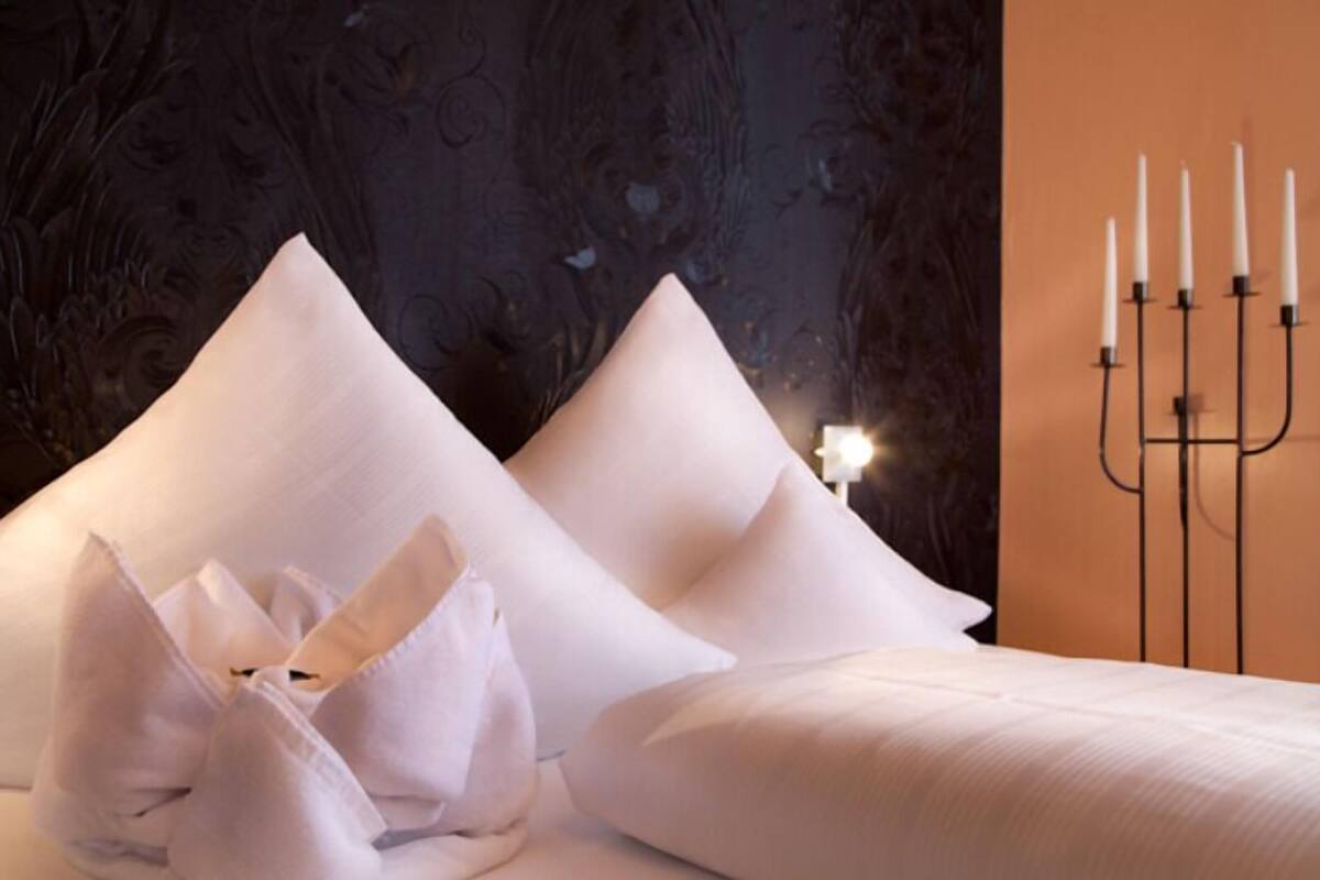 Quarto casal ou duplo | Escrivaninha, cortinas blackout, Wi-Fi de cortesia, roupa de cama