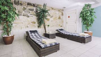 Sauna, rawatan badan, urut tuaman batu, urutan pranatal, urutan sukan