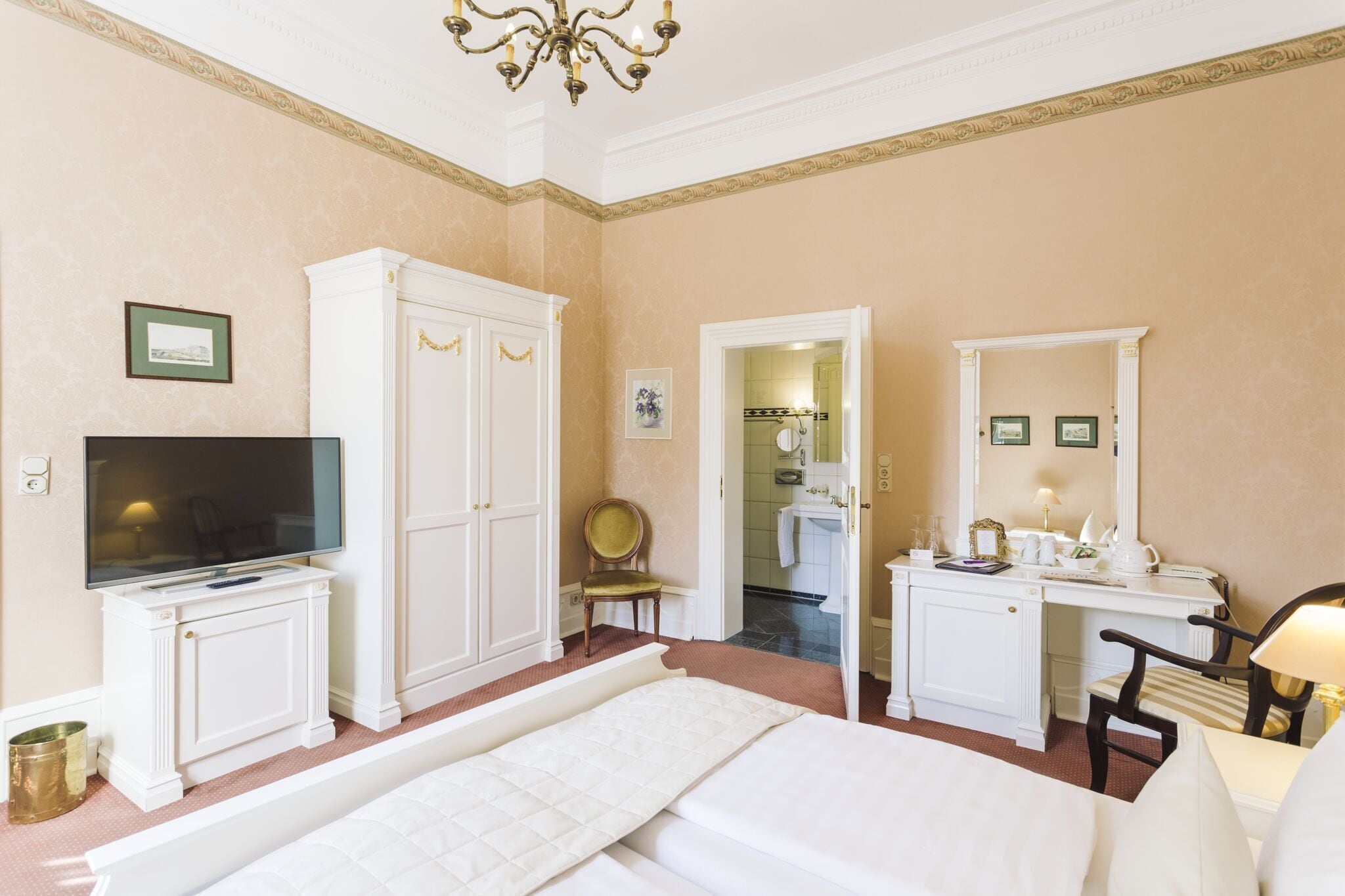 classic double room | premium bedding, individually furnished, desk, cots/infant beds