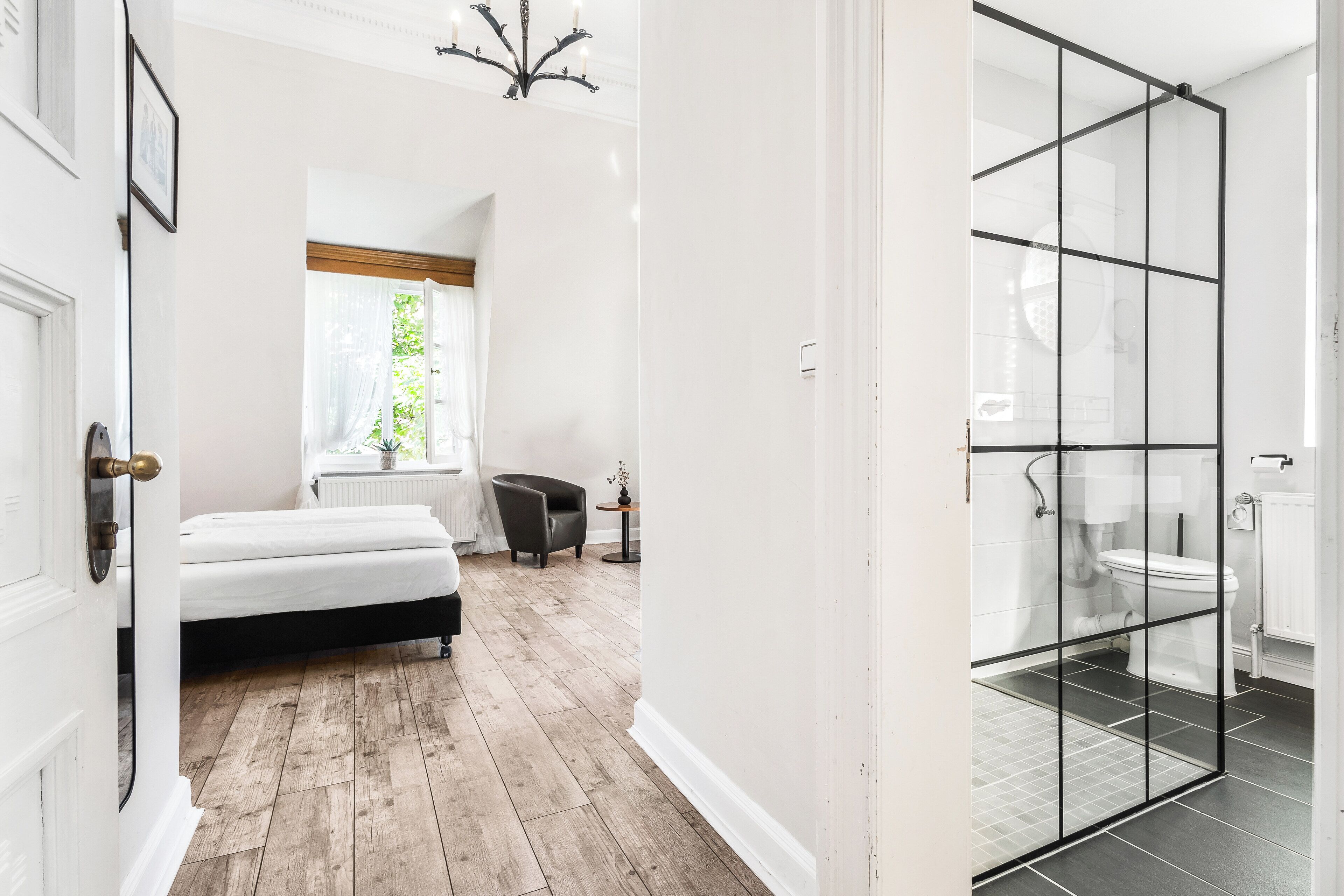 Classic-Doppelzimmer | Hochwertige Bettwaren, individuell eingerichtet, Schreibtisch
