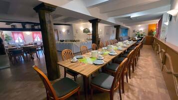 Tägliches inbegriffenes Frühstücksbuffet