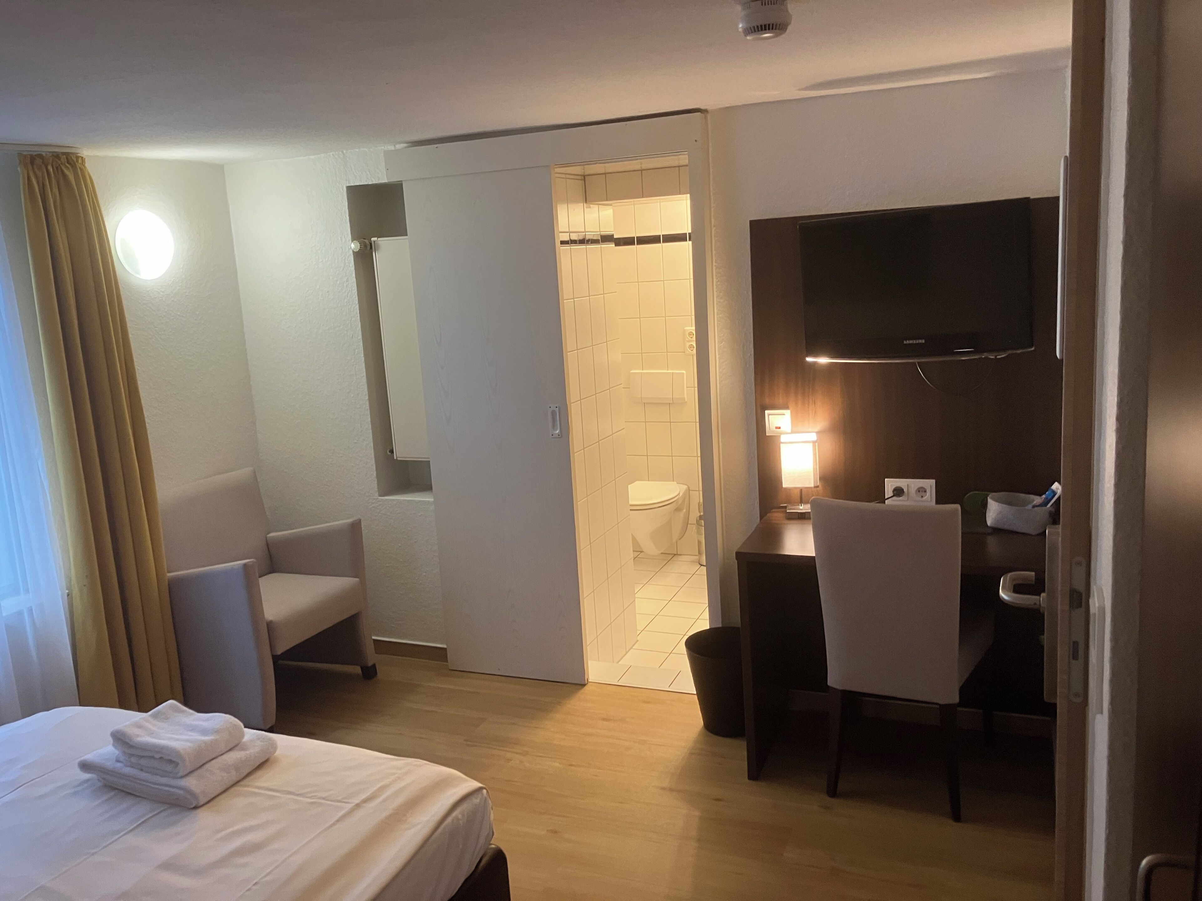 Standard Single Room, 1 Twin Bed | Desk, blackout drapes, iron/ironing board, free WiFi