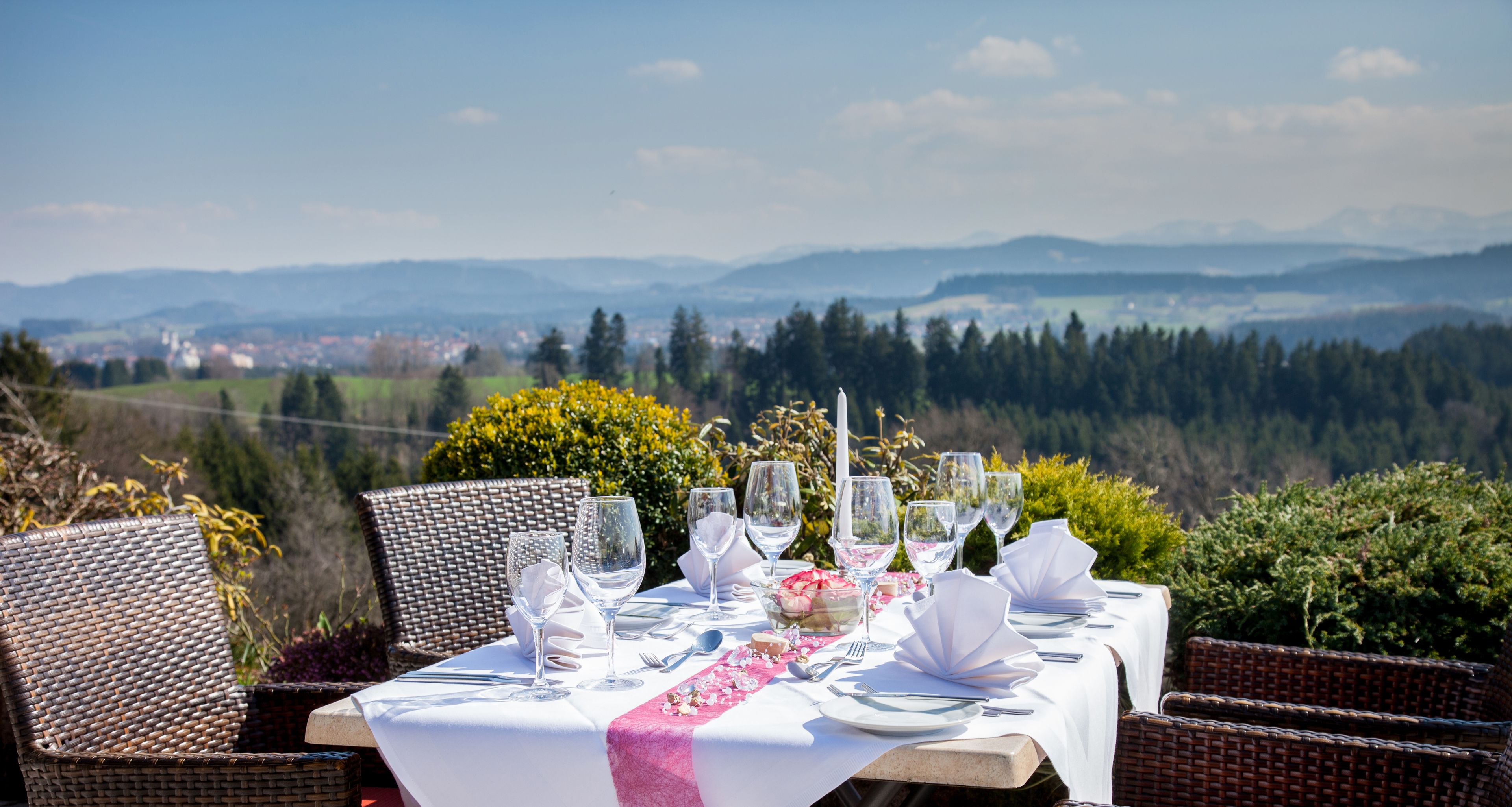 breakfast, lunch, dinner served; al fresco dining