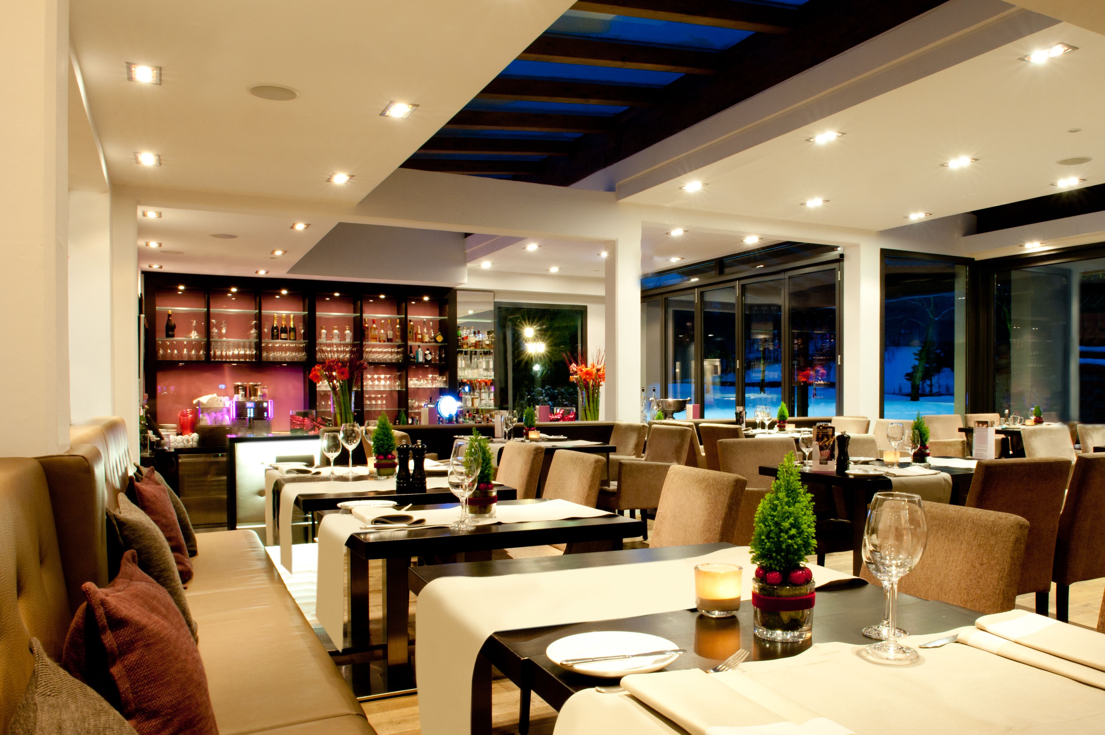 2 restaurants, breakfast, lunch, dinner served; german cuisine