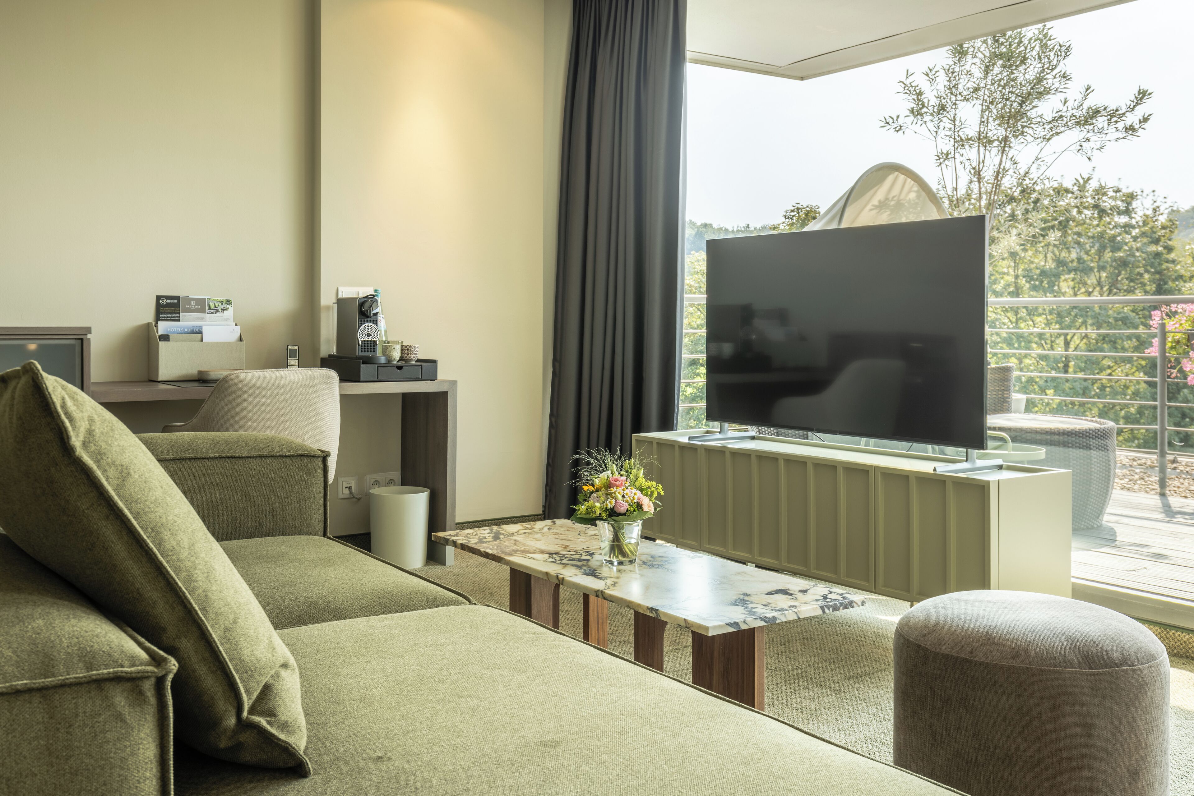 hypo-allergenic bedding, free minibar, in-room safe, desk