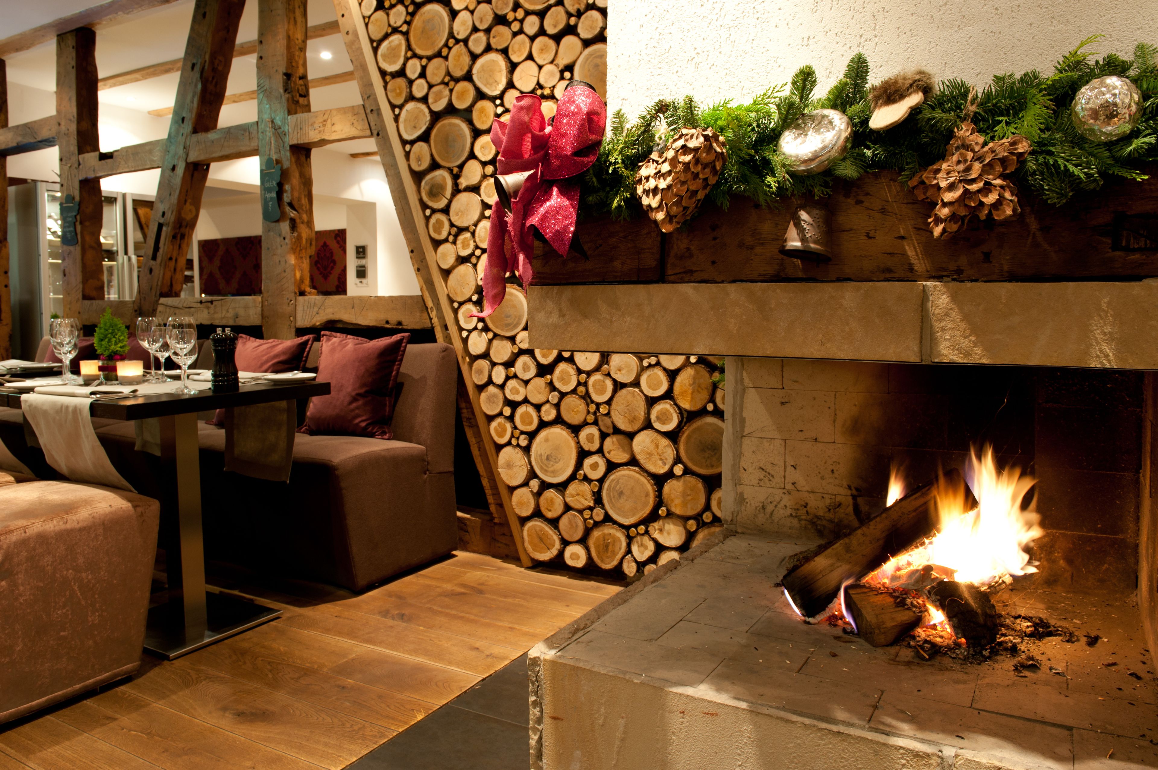 2 restaurants, breakfast, lunch, dinner served; german cuisine